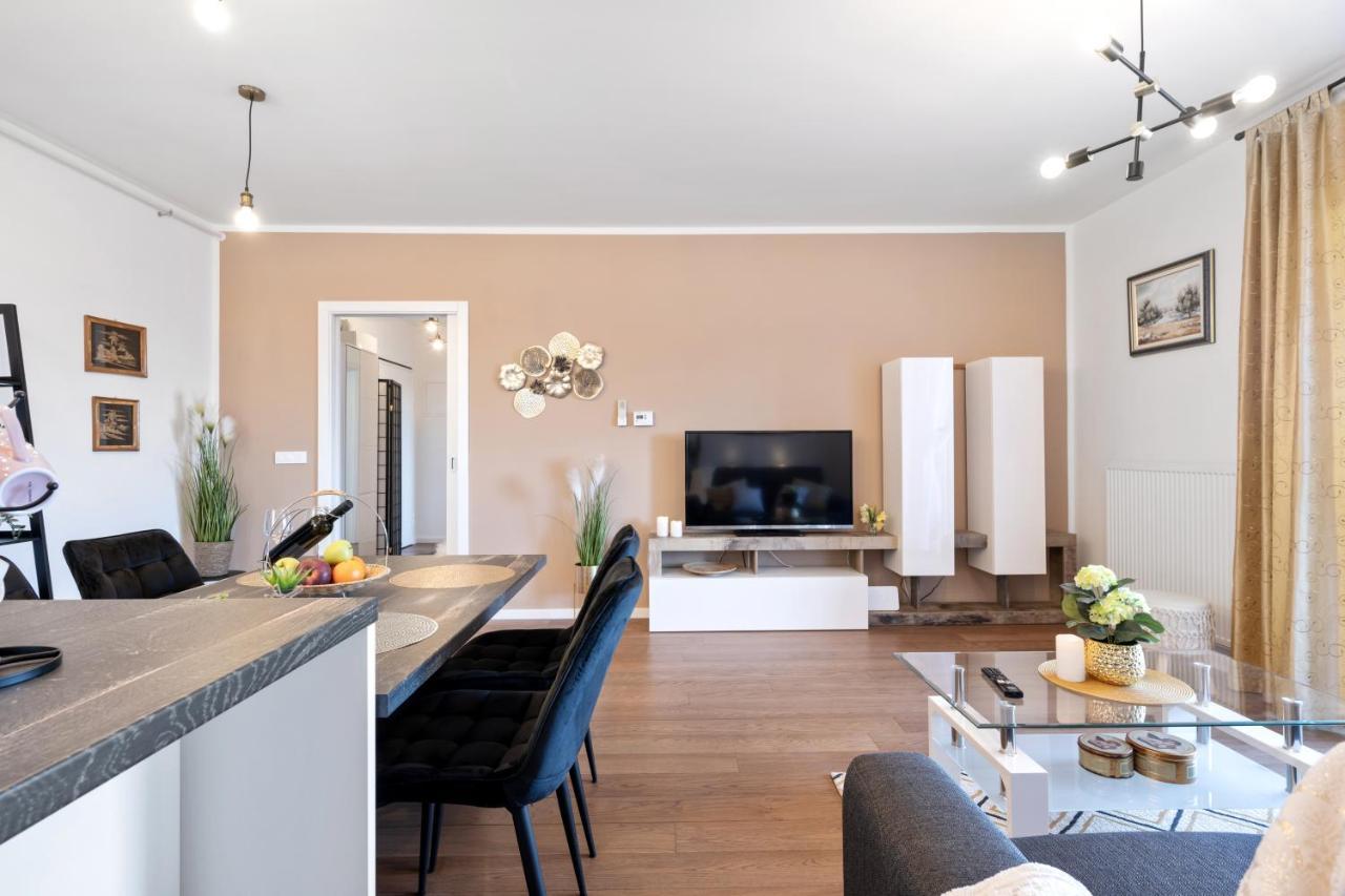 Apartments Karla & Jakov ชิเบนิก ภายนอก รูปภาพ